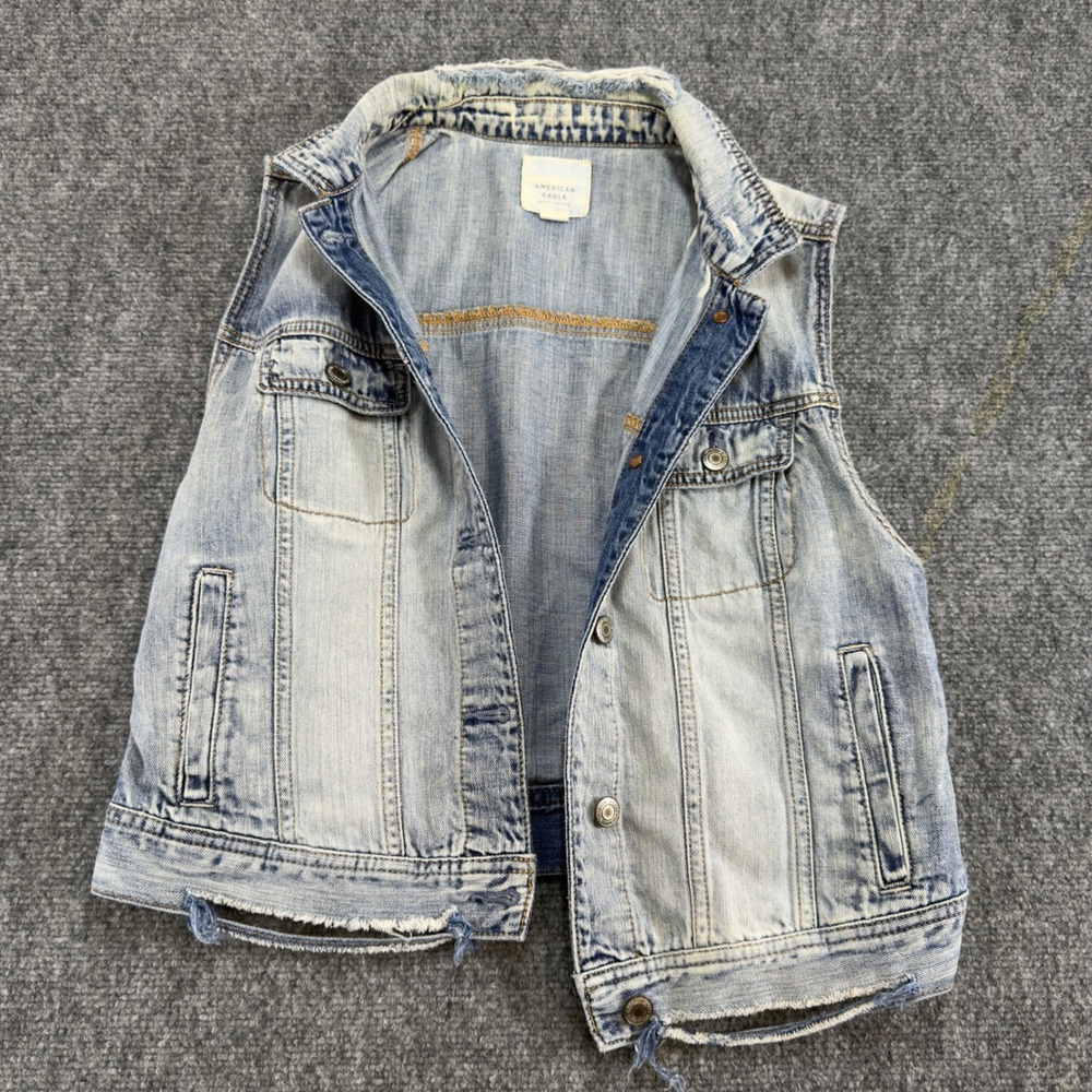 American Eagle Distressed Denim Trucker Vest Light Wash Blue Size M